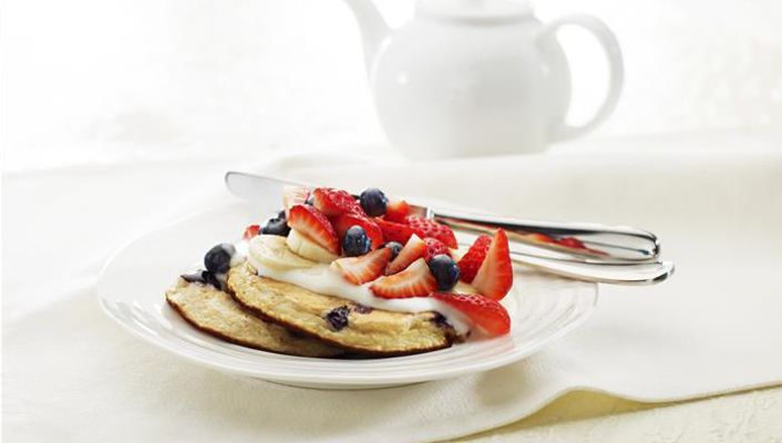 LiveLighter - Healthy Banana Berry Pikelets Recipe
