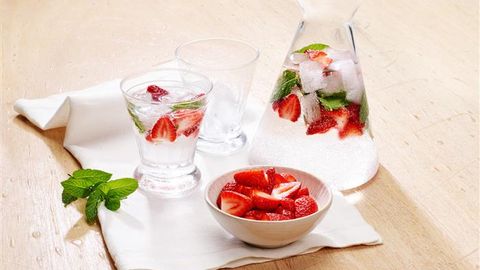 Strawberry &amp; Mint Sparkling Water