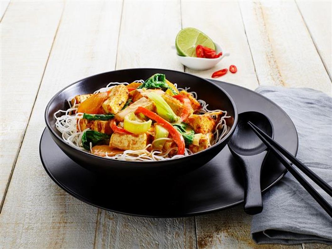 LiveLighter - Healthy Sticky Tofu Noodles Recipe