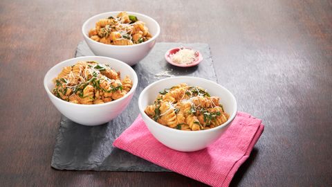 healthy healthy creamy cashew tomato pasta recipe recipe Creamy Cashew Tomato Pasta 3-2-1