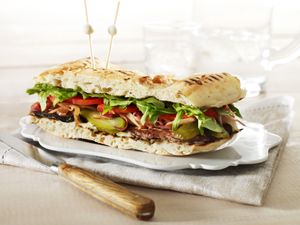 Steak sandwich with caramelised onions.